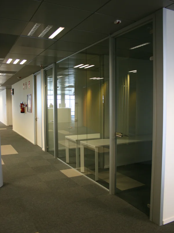Mamparas divisorias de oficinas proyecto BP oil en MADRID ESPAÑA