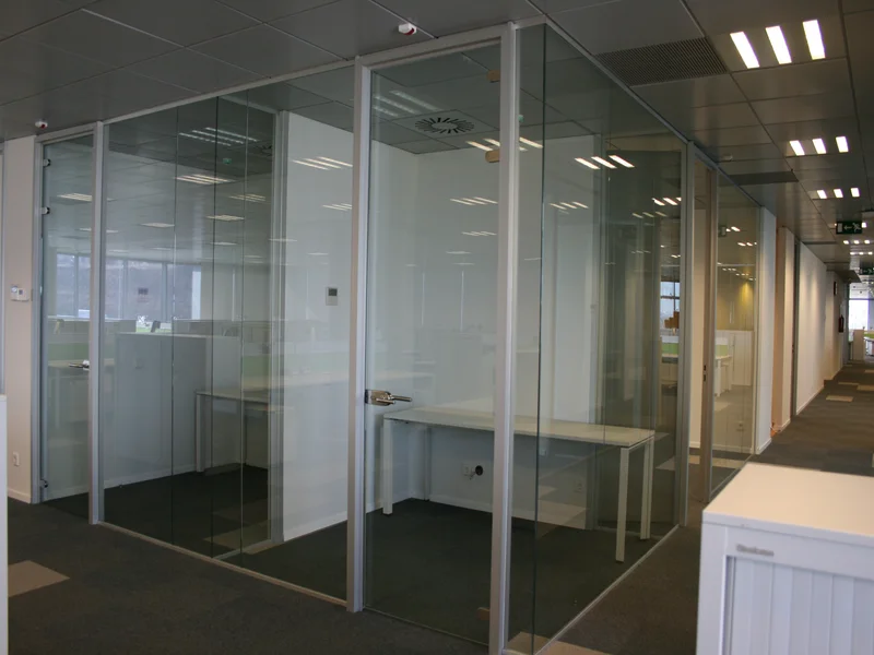 Mamparas divisorias de oficinas proyecto BP oil en MADRID ESPAÑA