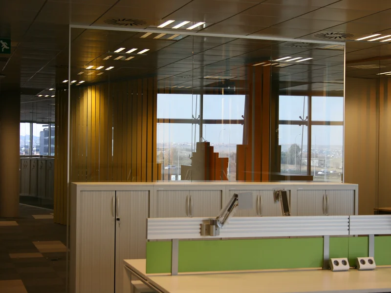 Mamparas divisorias de oficinas proyecto BP oil en MADRID ESPAÑA