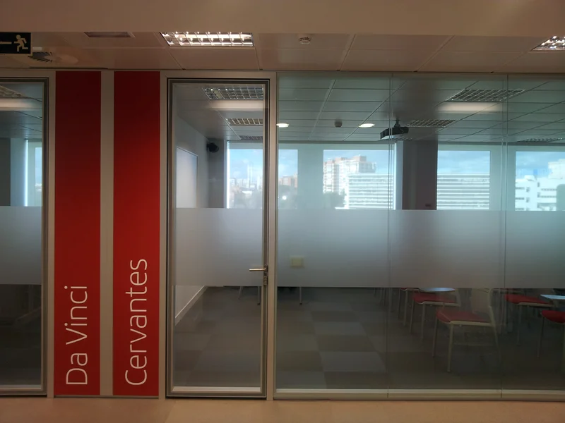 Mamparas divisorias de oficinas proyecto IBERIA en MADRID ESPAÑA