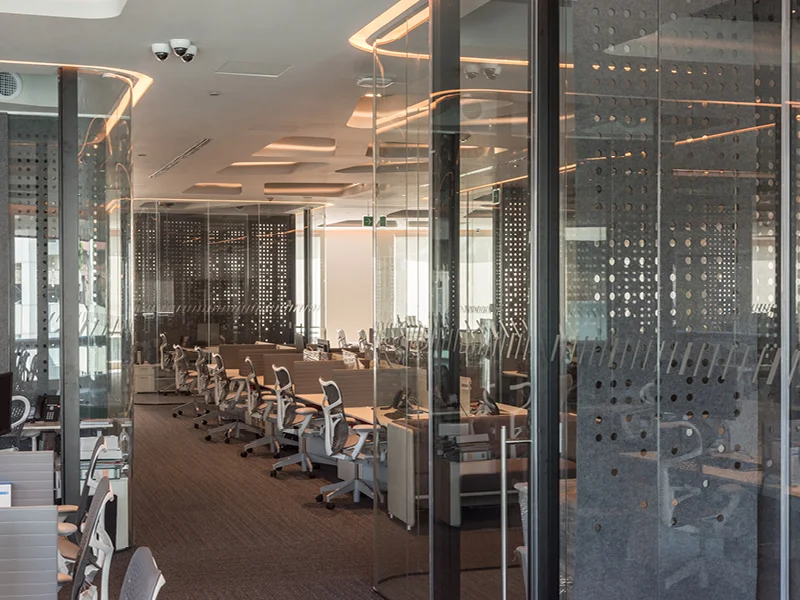 Mamparas divisorias de oficinas proyecto Cushman & Wakeflield en CDMX